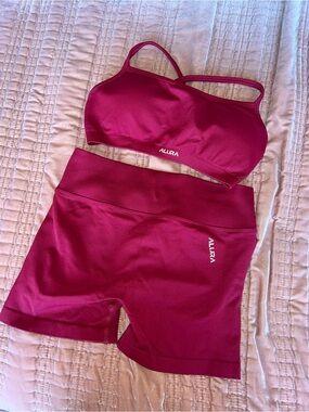 Alura Sports Bra and Shorts Set - Ruby Red